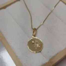 Colar Vezeziana Pingente Medalha Cruz