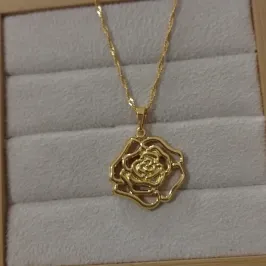 Colar Flor Vazada