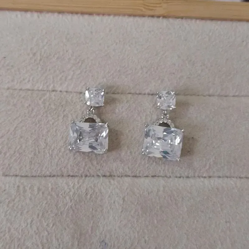 Brinco Zirconia Quadrada Diamond